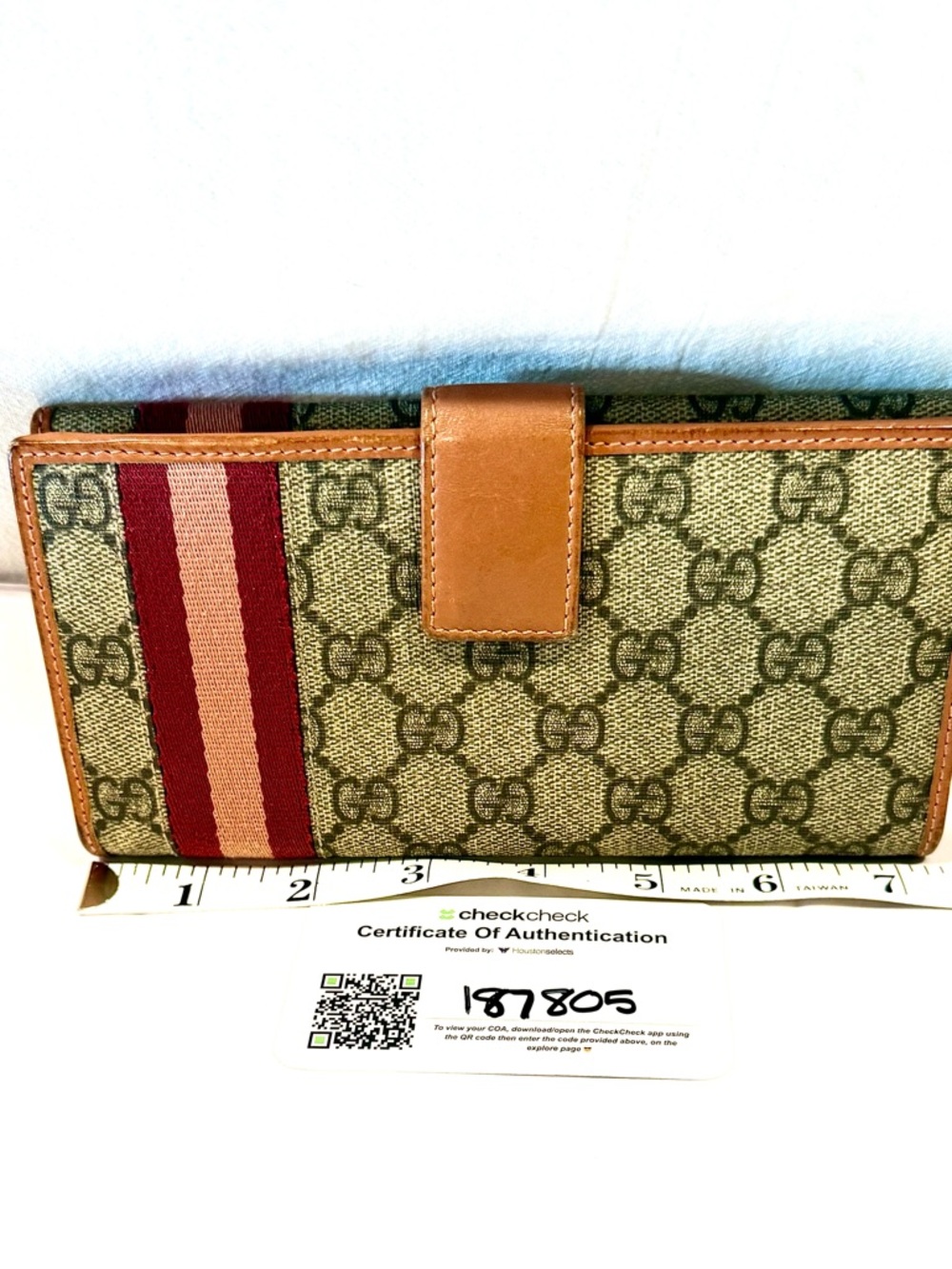 Beautiful Gucci Double Sided Long Wallet Featuring The Signature GG Monogram